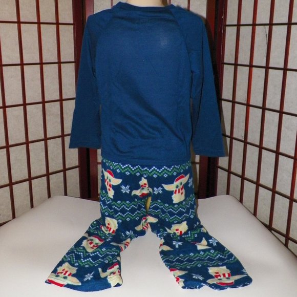 Star Wars Yoda Christmas Pajama Set - Picture 3 of 12